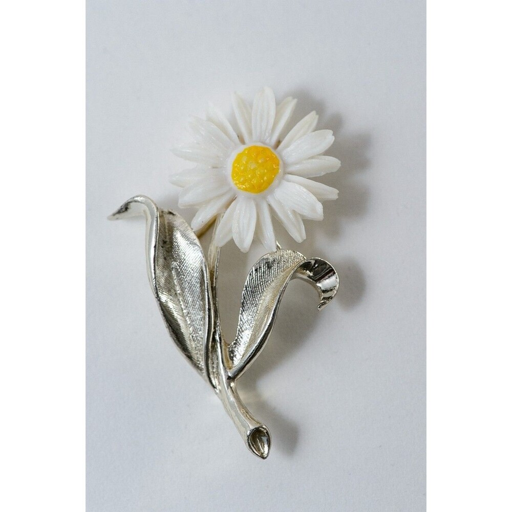Vintage Sarah Coventry signed Daisy Flower Silver toned pin brooch boutonniere